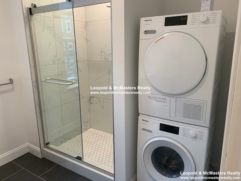 Building Photo - 29 Queensberry St