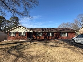 Building Photo - 33 Laurie Cir