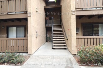 Building Photo - 1 Bed 1 Bath downstairs unit