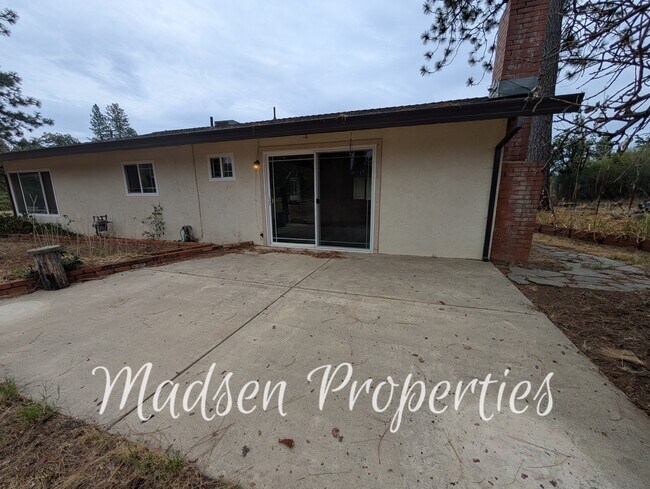 Building Photo - 6231 Pebble Ln