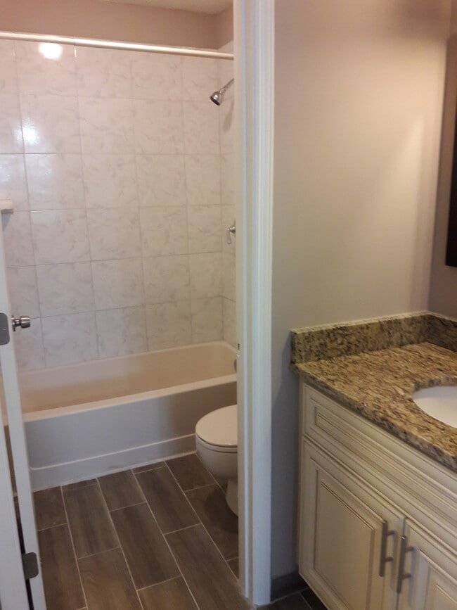 Building Photo - 1569 Foote St NE