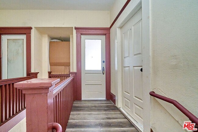 Building Photo - 1347 Valencia St