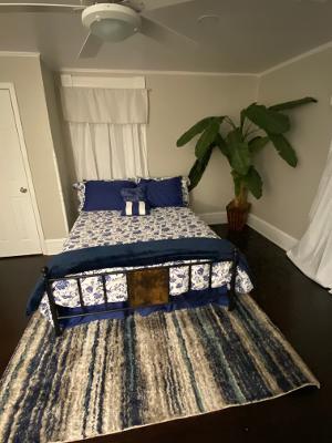 Building Photo - 14 Whitman St