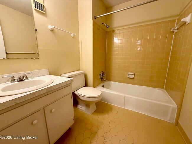 Building Photo - 2214 Sherwood Ave