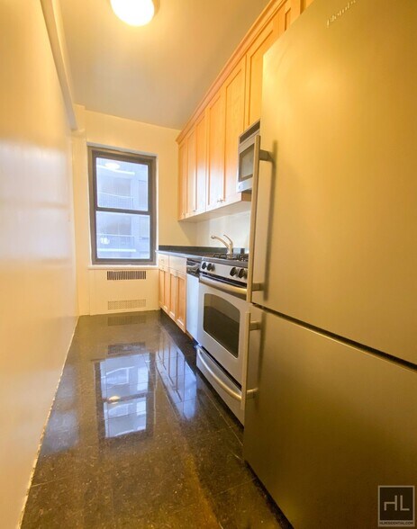 Building Photo - EAST 56 STREET