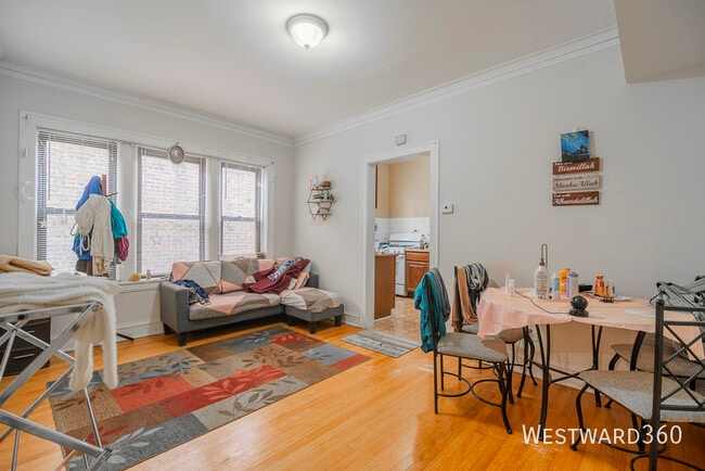 Building Photo - 6507 N Hoyne-3N