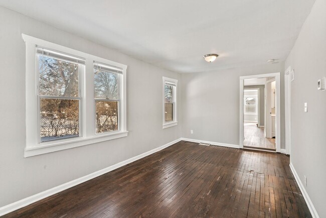Building Photo - 1119 E 84th St
