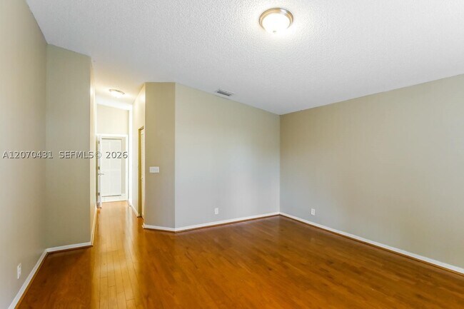 Building Photo - 10841 SW 14th Ct