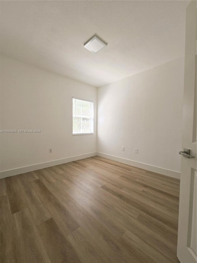 Building Photo - 2564 Centergate Dr