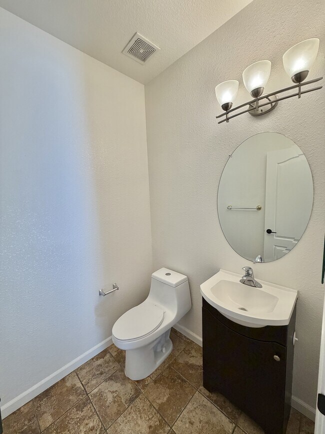 Building Photo - 1305 Brooktrail Dr