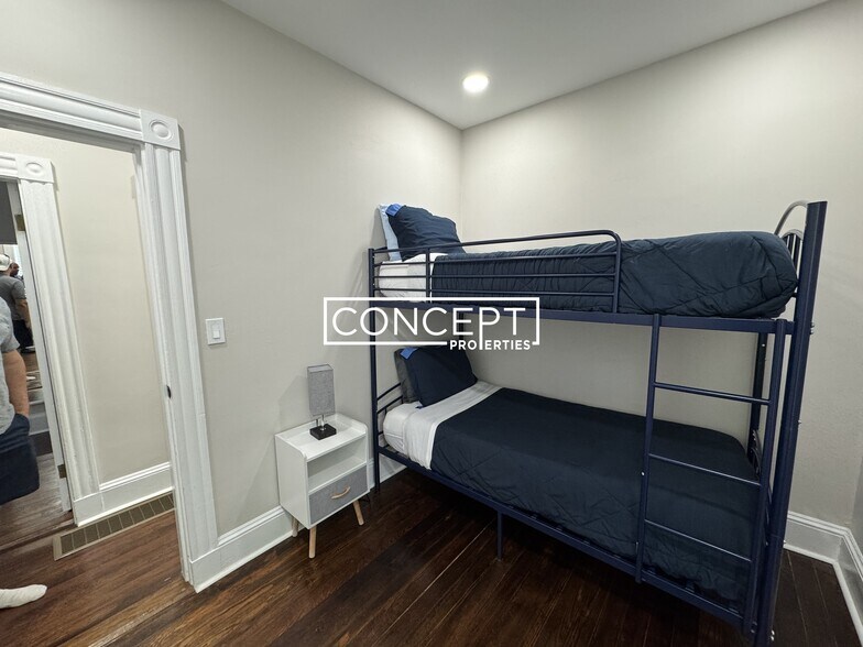Building Photo - 76 Congreve St