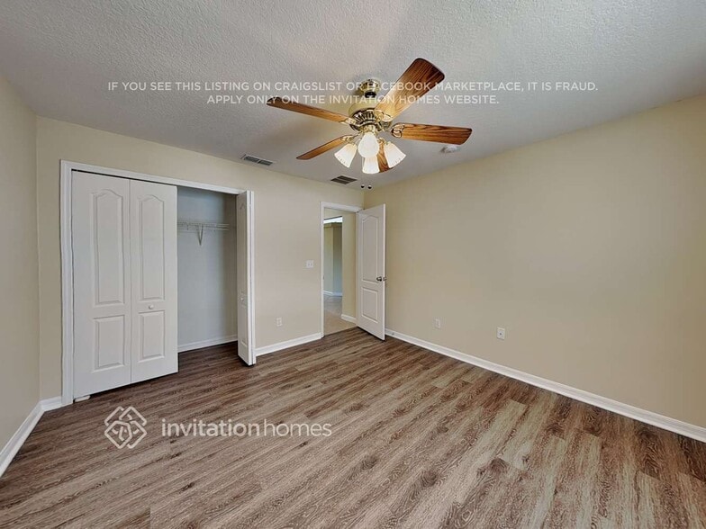 Building Photo - 9600 Saragossa St