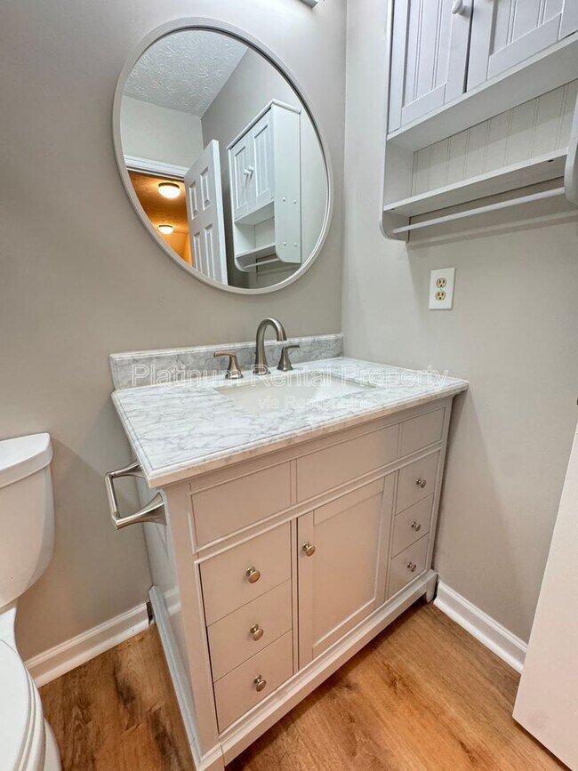 Building Photo - 1444 Glenfield Dr