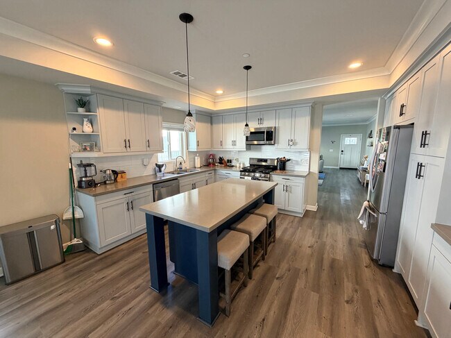 Building Photo - 20287 Newton St