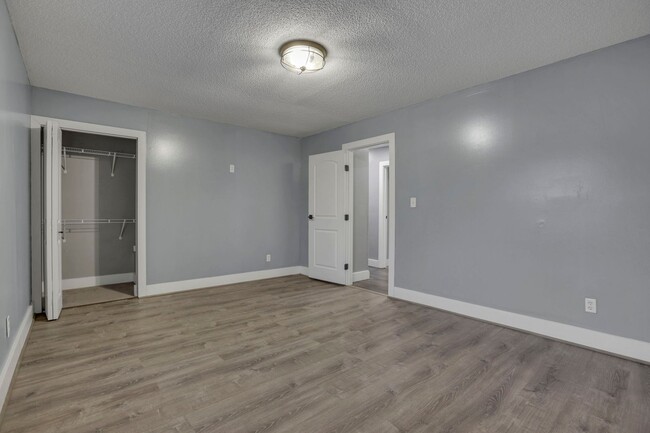 Building Photo - Beautiful 3 Bedroom 1.5 Bathroom Townhome Minutes from Easton