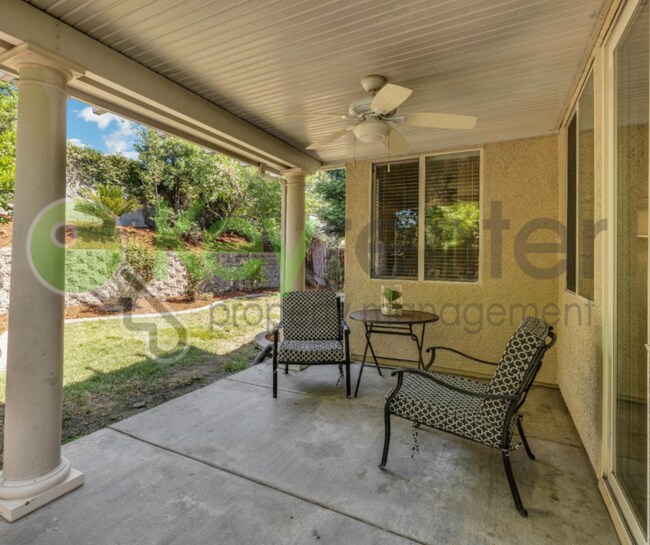 Building Photo - 209 Needle Ct