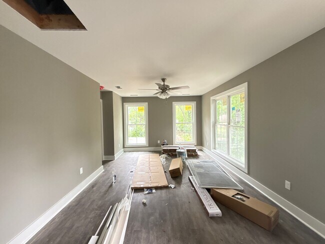 Building Photo - 1344 Park St