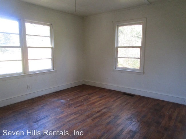 Building Photo - 3 br, 1 bath House - 756 Old Summerville Road