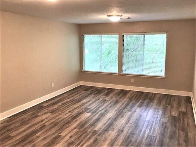 Building Photo - 5122 Summit Lodge Dr