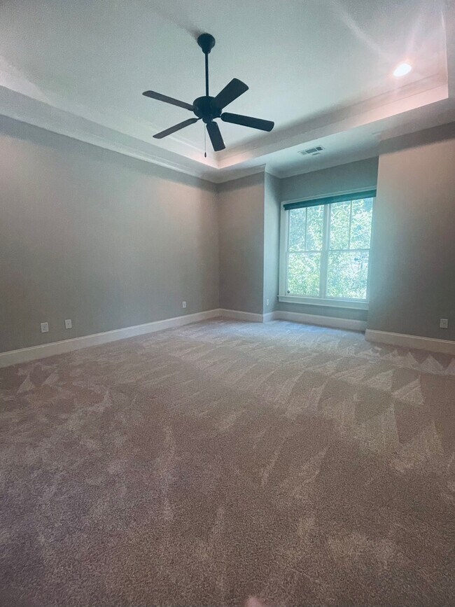 Building Photo - 245 Harben Pl