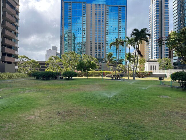 Building Photo - 1255 Nuuanu Ave