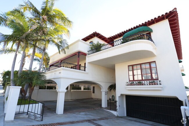 Building Photo - Villa Mediterranea