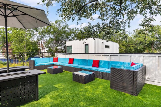 Building Photo - 4407 Merle Dr