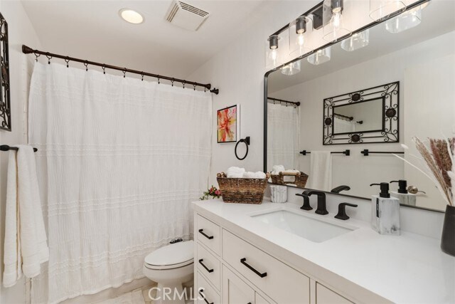 Building Photo - 3068 Zell Dr
