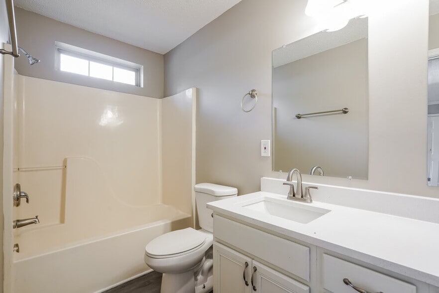 Building Photo - 3944 Rock Creek Dr