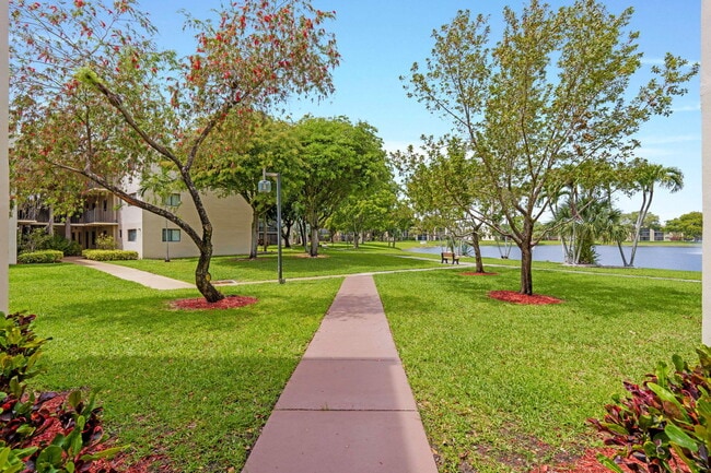 Building Photo - 5310 Las Verdes Cir