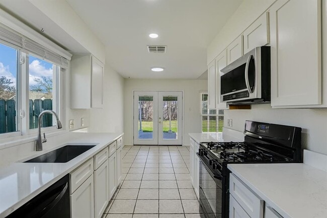Building Photo - 5608 Honey Dew Terrace