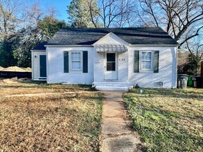 Building Photo - Beautiful 3 bedroom 1 bath home , Located off N Graham street