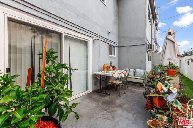 Building Photo - 1246 W 144th St