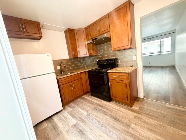 Building Photo - 1822 Francisco St