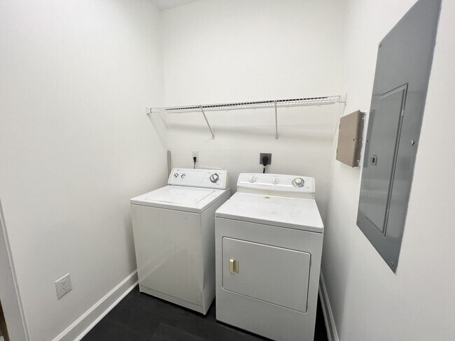 Building Photo - 3 BEDROOM, 1ST FLOOR CONDO IN CAROLINA FOREST!