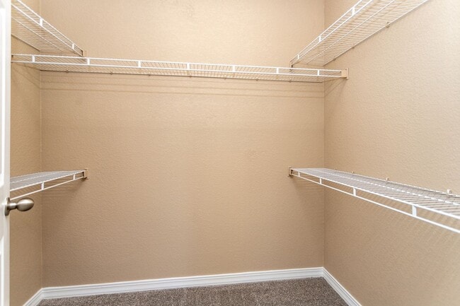 Building Photo - Beautiful Ranch-Style Condo with Attached ...