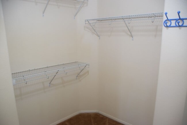 Building Photo - HENDERSON UPGRADED 4 BEDROOM HOME