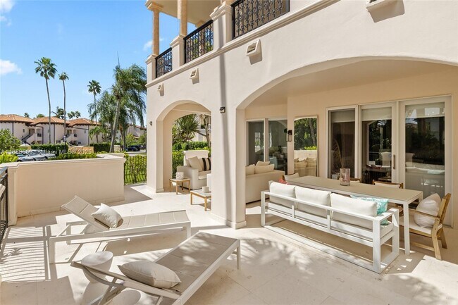 Building Photo - 19216 Fisher Island Dr