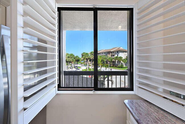 Building Photo - 2601 Marina Isle Way