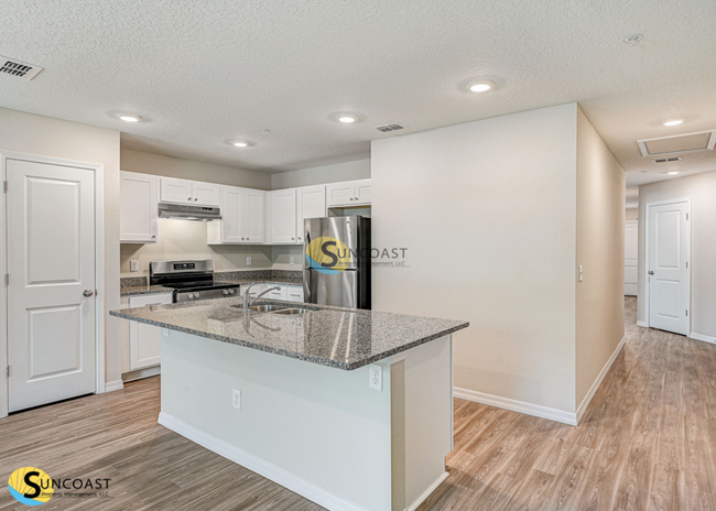 Building Photo - Your New Home Awaits: Stylish 2B/2B Apts w...