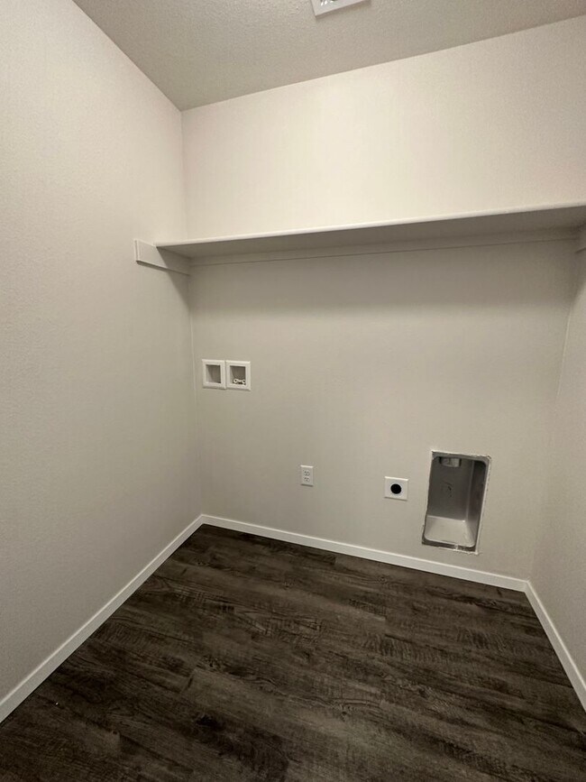 Building Photo - *Pre-leasing* Four Bedroom | Two Bath Home...