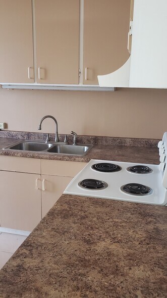 Kitchen - 95-061 Waikalani Dr