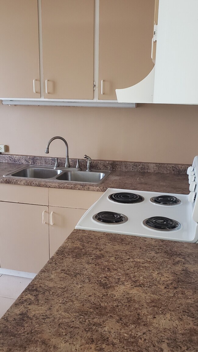 Kitchen - 95-061 Waikalani Dr