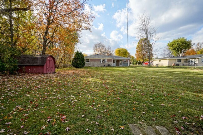 Building Photo - Recently Remodeled 4-Bedroom Home with Modern Upgrades & Spacious Yard in McCordsville