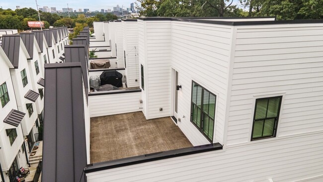 Building Photo - 1815 Gotham Ln NE