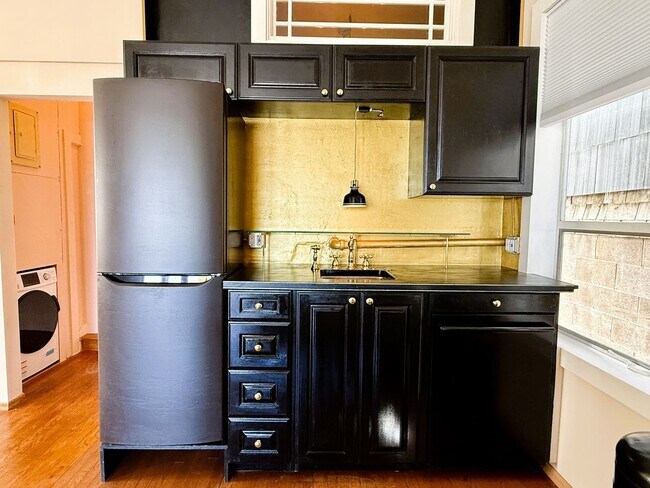 Building Photo - Gorgeous studio for rent in Sausalito!