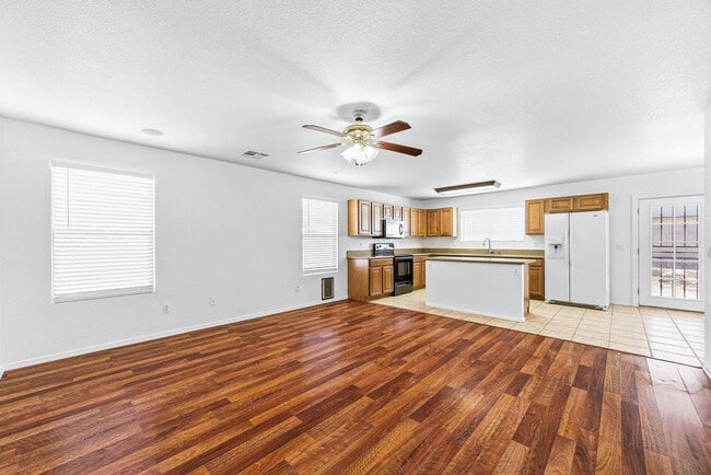 Building Photo - 2899 W White Canyon Rd