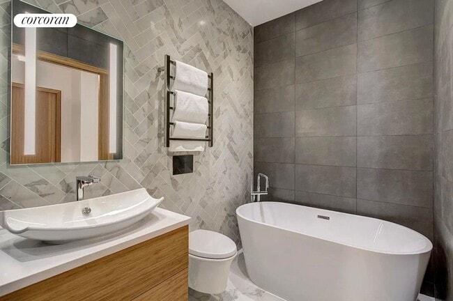 Building Photo - 103 W 122nd St