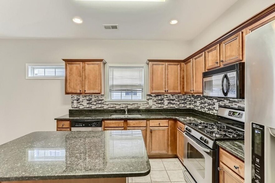 Building Photo - 2605 Gateview Ct