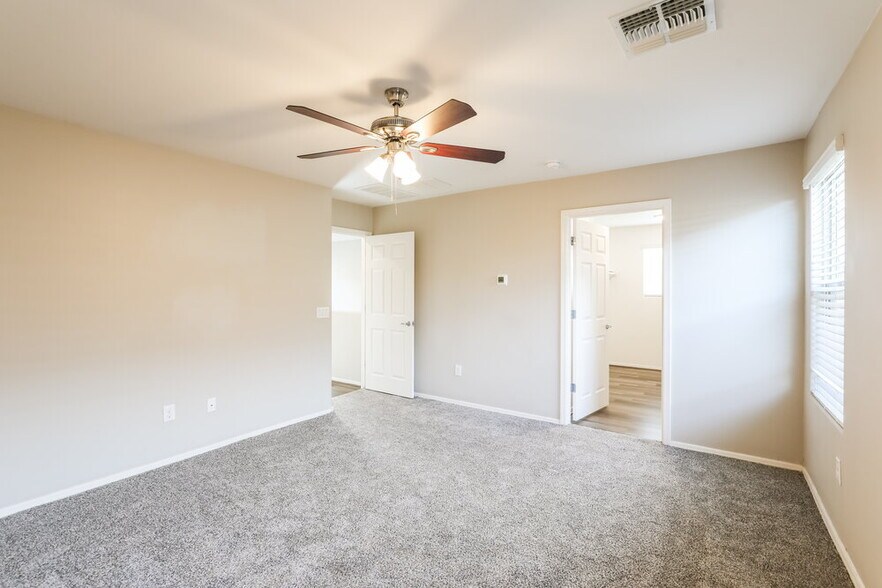 Building Photo - 6549 S Calle Diablo Dr